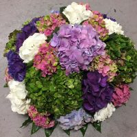 Bouquet rond de deuil en hortensias – Sky Sea Land Flowers, fleuriste Cagnes-sur-Mer